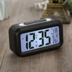 Alternative view of Reloj despertador digital sensor luz Genérica DESPER02 color blanco